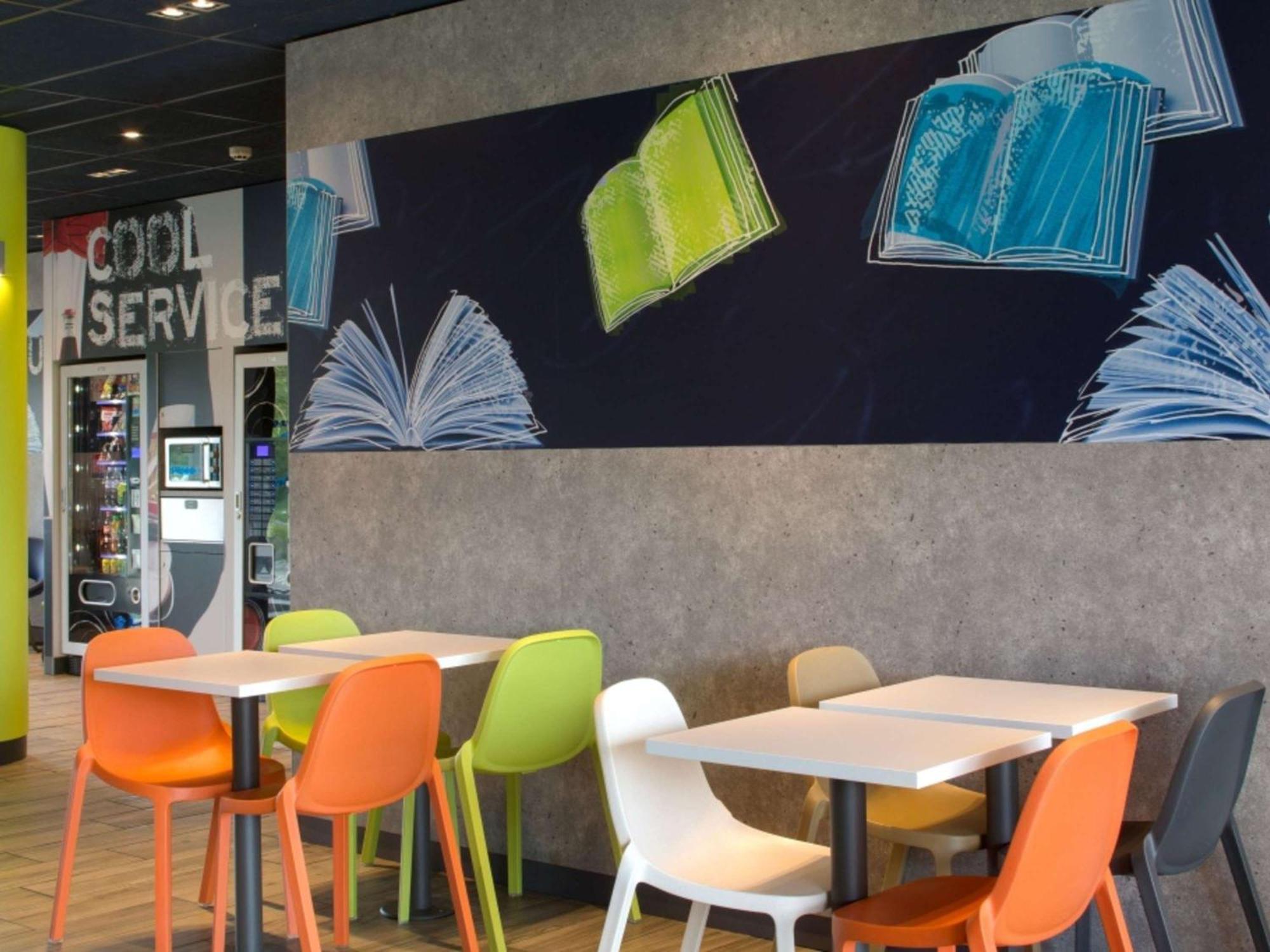Ibis Budget Montceau Les Mines Exterior foto