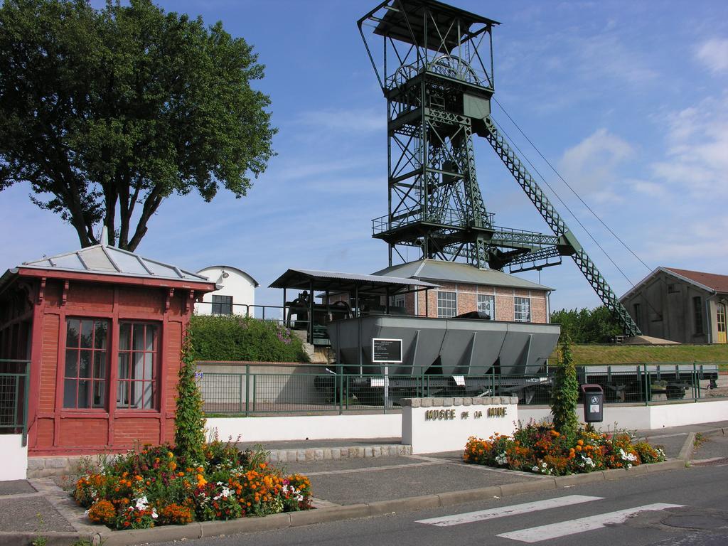 Ibis Budget Montceau Les Mines Exterior foto
